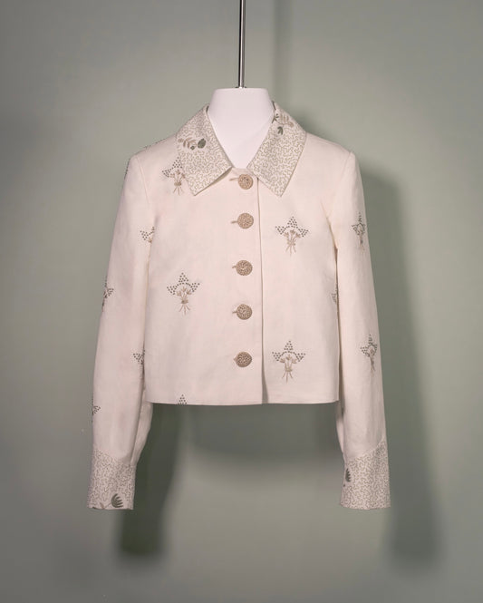 Botteghe Oscure Carré Jacket in archival English linen with hand-embroidered floral bouquets, front view.
