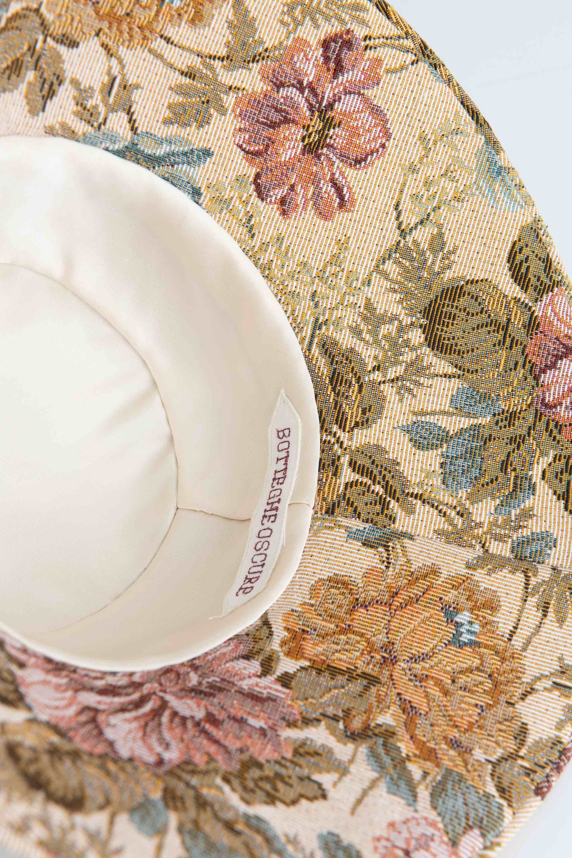 Handmade bucket hat in floral jacquard, inspired by Regency bonnets by Botteghe Oscure –inside view