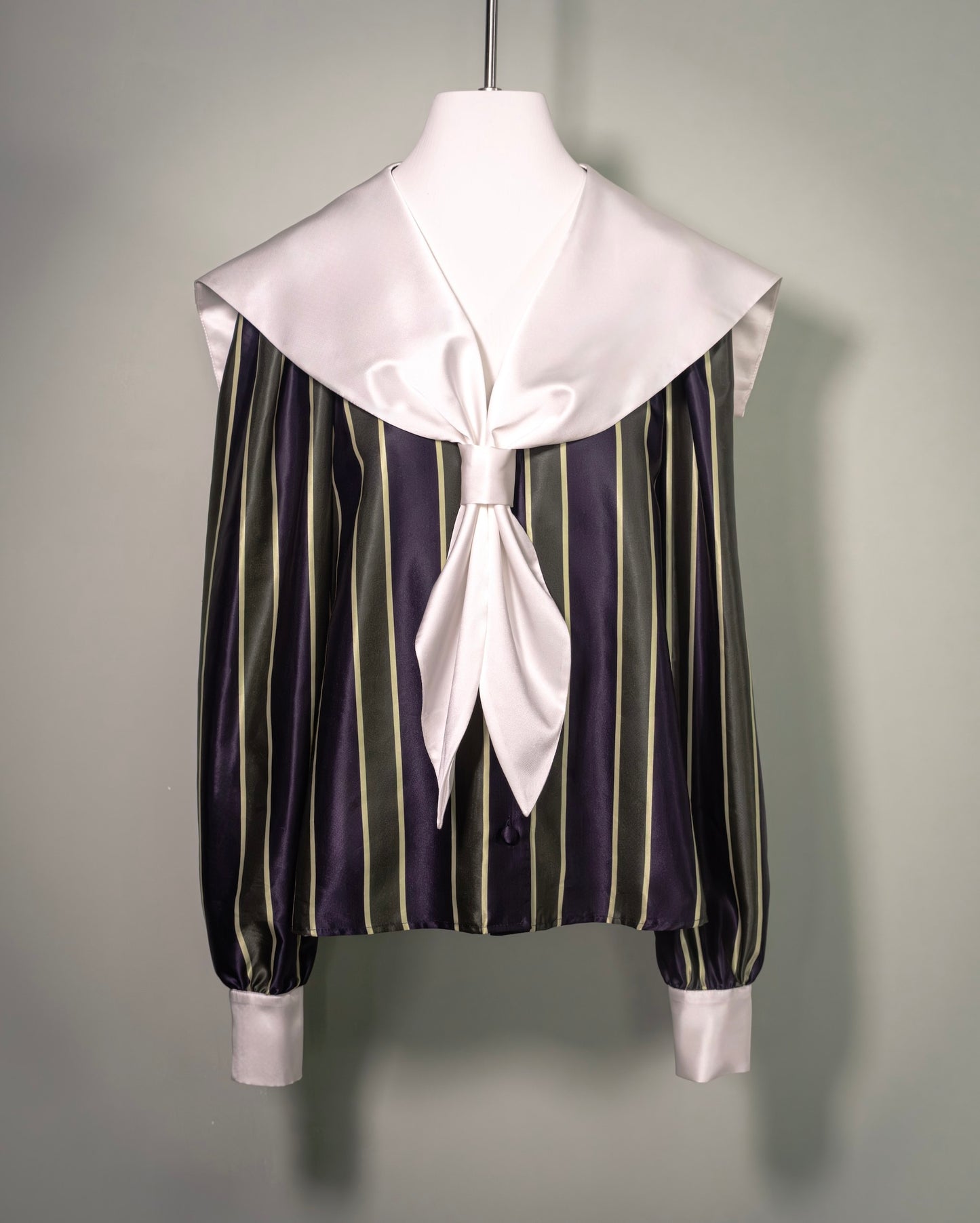 Front view of the Sailor shirt reimagined by Botteghe Oscure, oversized fit, cotton and silk blend, crafted in Italy.